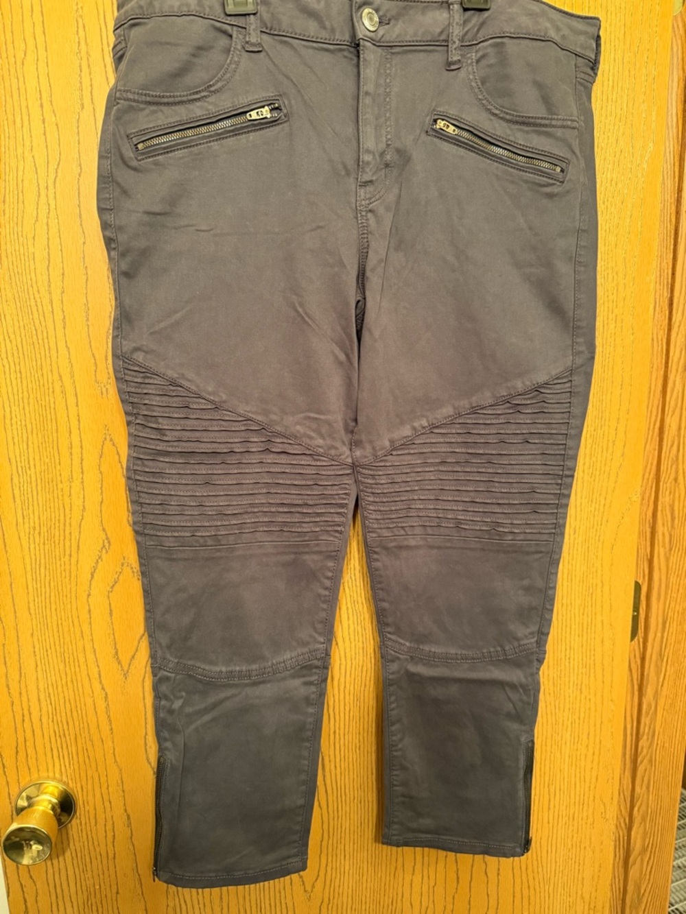 Size 16 regular American Eagle Jeggings in slate gray super stretch